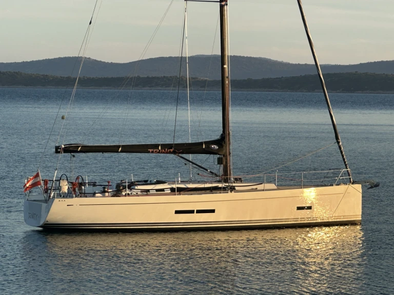 Pronajmout si Solaris Solaris One 44 v Punat