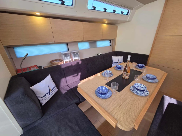 Pronajmout Plachetnice se skipperem či ne Hanse v Cogolin