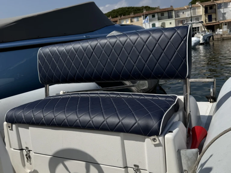 Pronájem Motorová loď Capelli s licencí