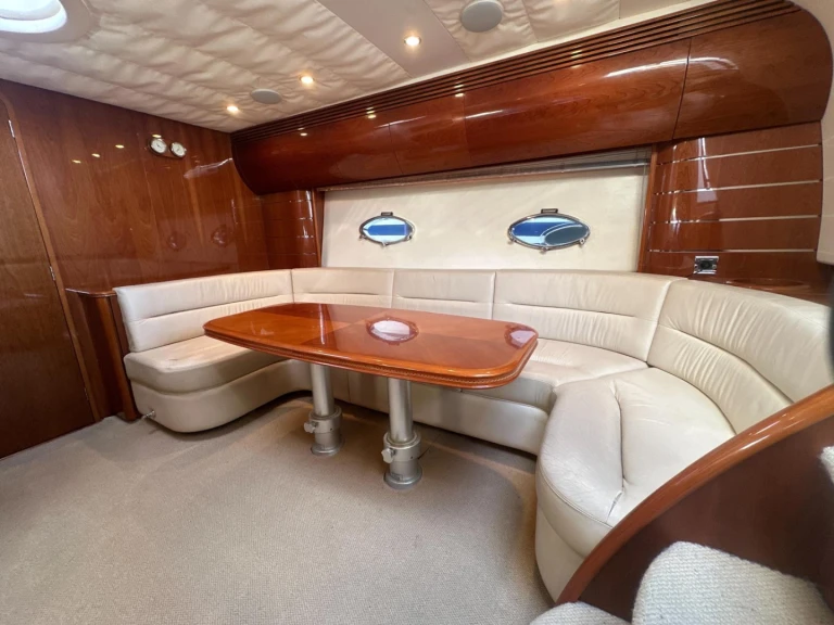 Pronajmout si Princess Princess V50 v Golfe-Juan