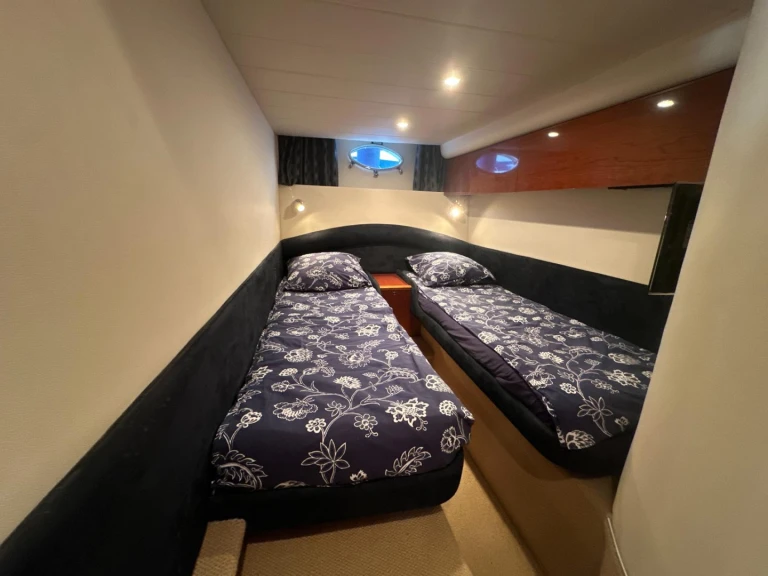 Pronájem lodi Princess Princess V50 v Golfe-Juan na Samboatu