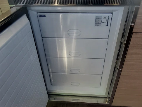 Pronájem Katamarán Lagoon s licencí