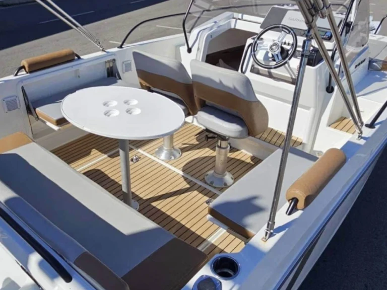 Pronájem lodi Bénéteau Flyer 7 SUNdeck v Marina de Palamós na Samboatu