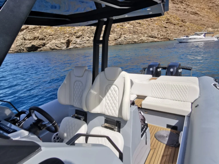ZEN MARINE ZEN 39 jednotlivci a charterové společnosti v Adámas