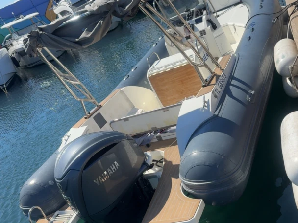 Pronájem Polotuhá loď v Fréjus -Capelli Tempest 775 Open