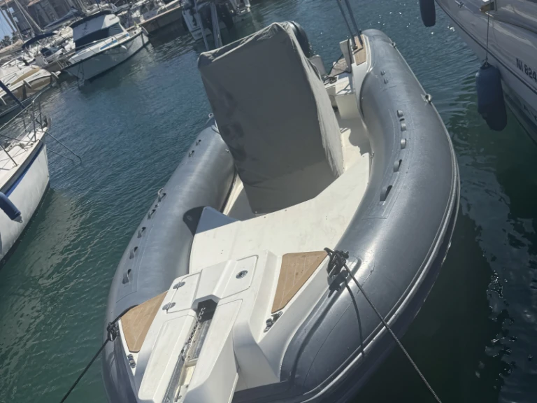Pronájem lodi Capelli Tempest 775 Open v Fréjus na Samboatu