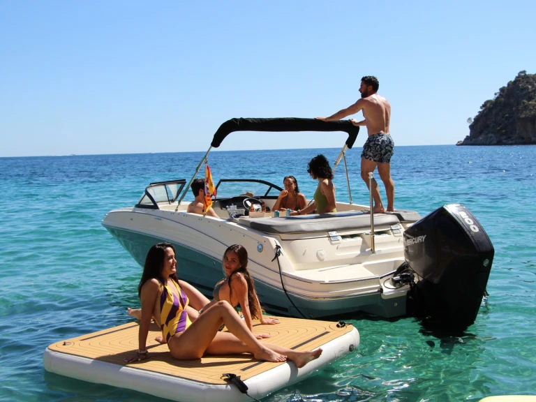 Pronájem lodi Bayliner VR6 v Club Nàutic Santa Ponsa na Samboatu