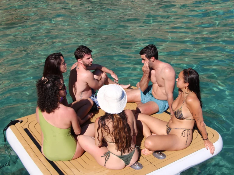 Pronájem Motorová loď Bayliner s licencí