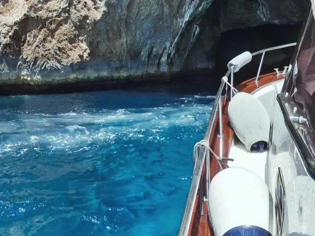 Pronájem Motorová loď viveur s licencí