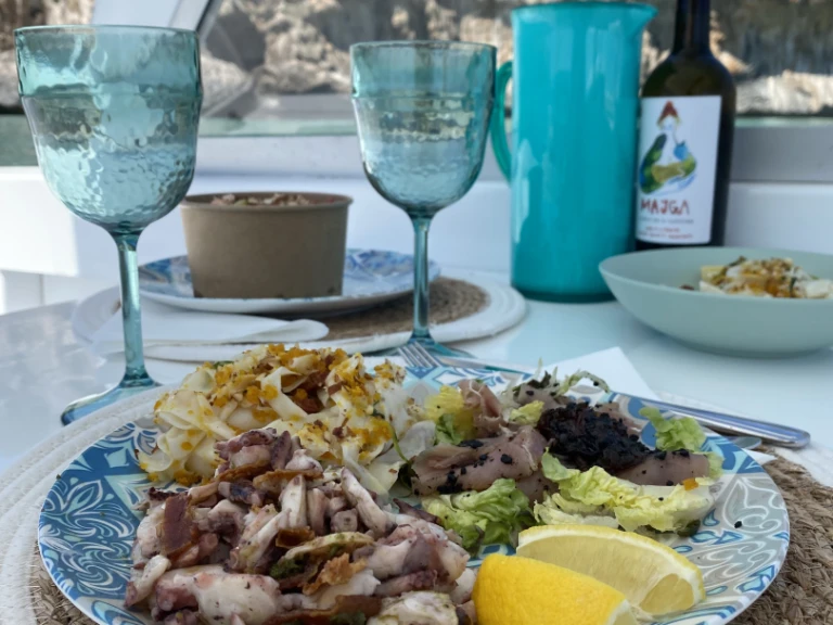 Pronájem jachty v Orosei -Bertram Bertram 25 na Samboatu