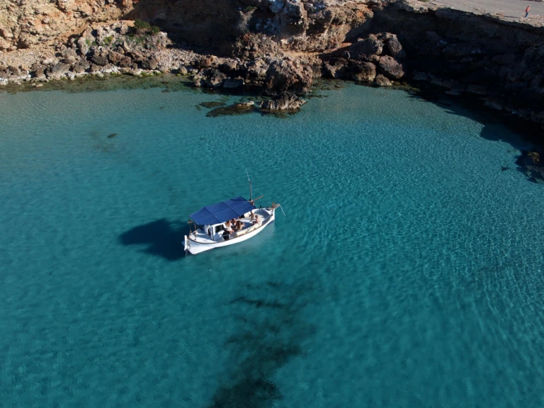 Pronájem Motorová loď Capeador s licencí