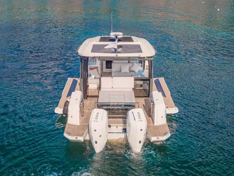 Pronajmout Motorová loď se skipperem či ne Saxdor v Cogolin