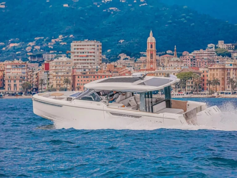 Saxdor 400 GTO jednotlivci a charterové společnosti v Cogolin