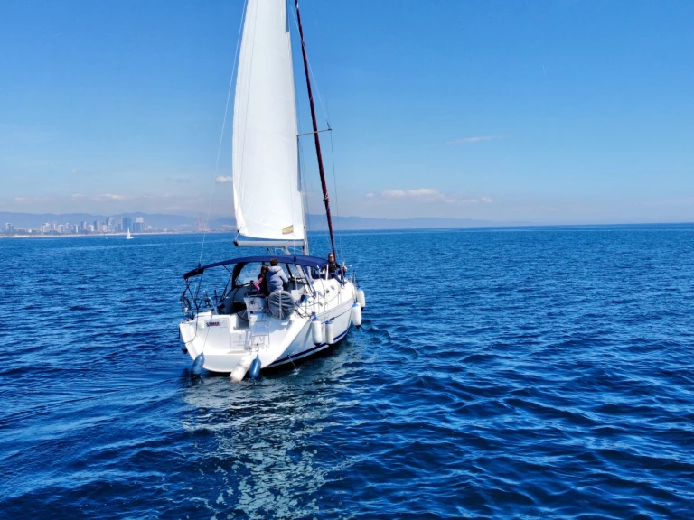 Pronájem lodi Bénéteau Oceanis 393 Clipper v Barcelona na Samboatu