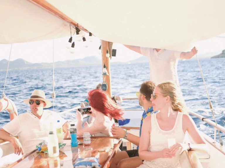 Pronájem lodi Puerto de Pollensa lákavé ceny Classico 1960