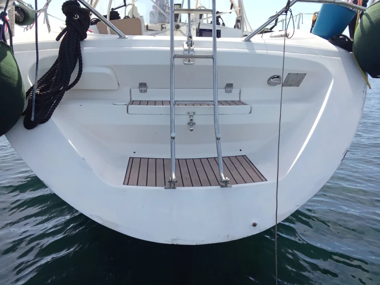 Pronajmout si Jeanneau Sun Magic 44 v Baie de Bandol