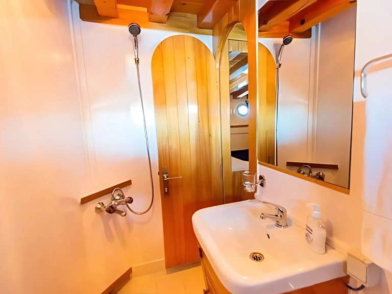 Pronájem Plachetnice  s licencí