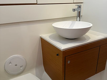 Pronajmout Plachetnice se skipperem či ne Jeanneau v Denia