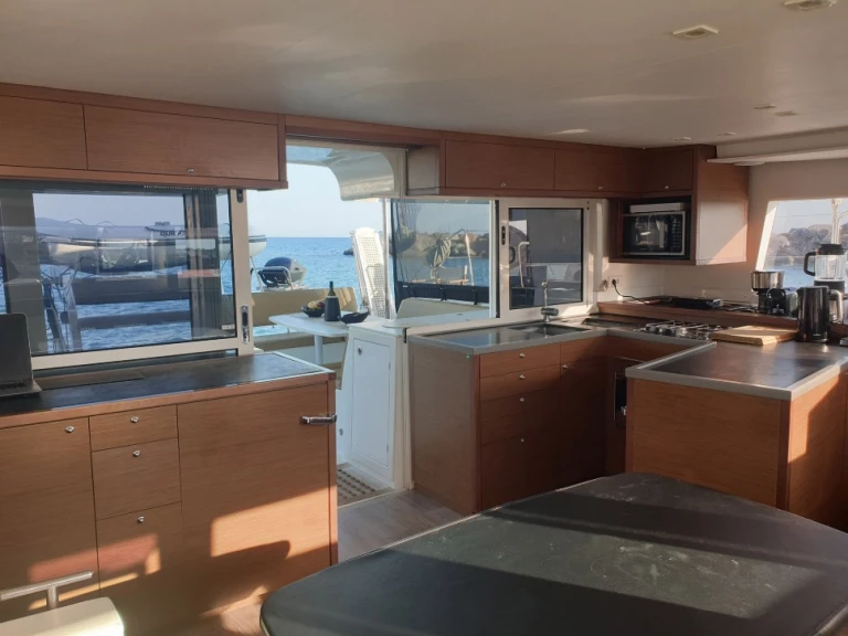 Pronájem Katamarán Lagoon s licencí