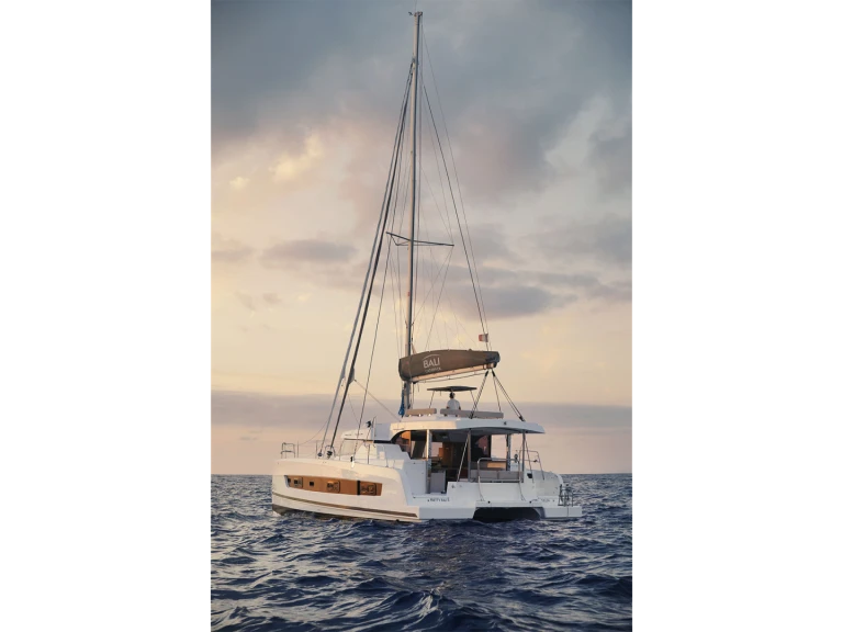 Bali 40 - CatSpace BALI 4.0 jednotlivci a charterové společnosti v Pointe-à-Pitre