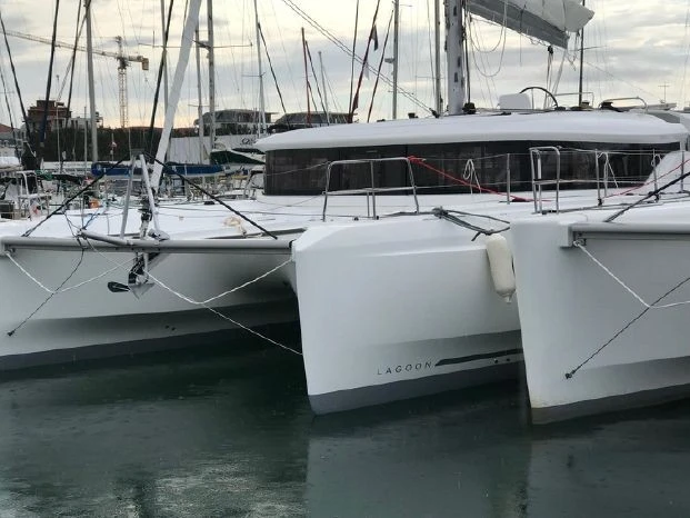 Pronájem Katamarán v Pointe-à-Pitre -Lagoon Lagoon 46