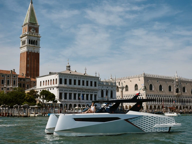 Pronájem Jachta v Casale sul Sile -Dracan Marine Dracan 42