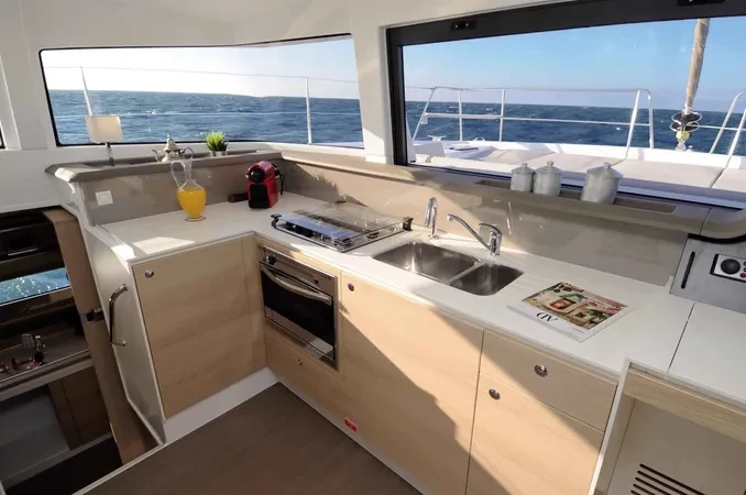 Pronajmout Katamarán se skipperem či ne Bali v Kalkara