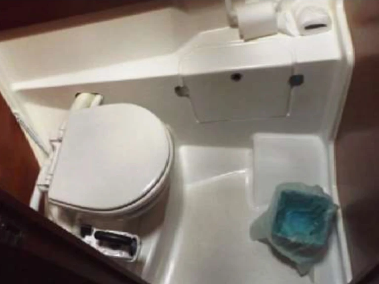 Pronájem lodi Kalkara lákavé ceny Dufour 450 GL (4 cab.)