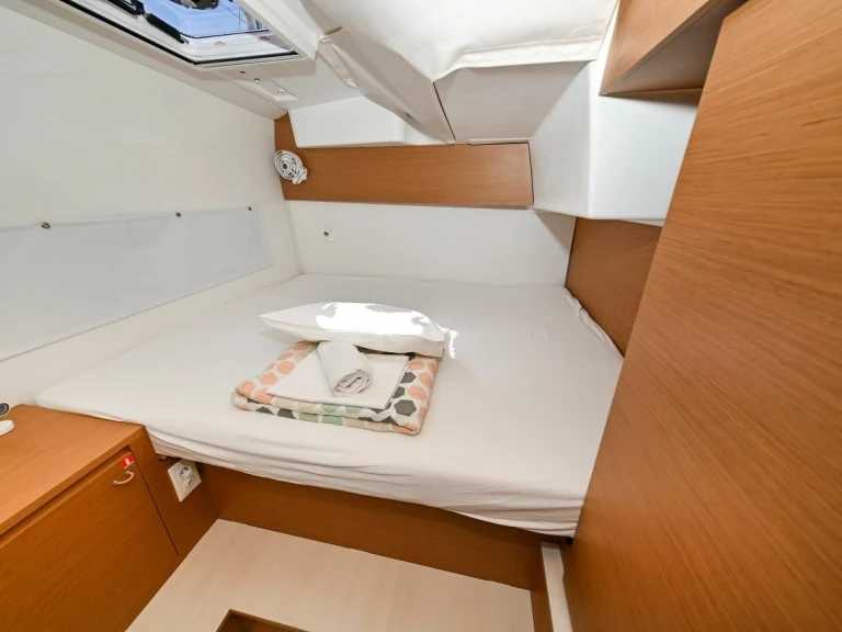 Excess Excess 11 (6 cab.) jednotlivci a charterové společnosti v Pula