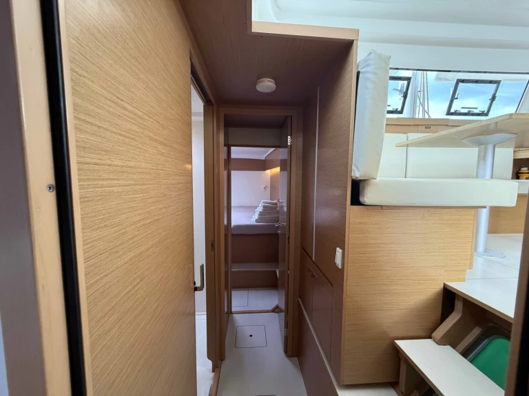 Pronájem Katamarán v Gouvia -Excess Excess 11 (6 cab.)