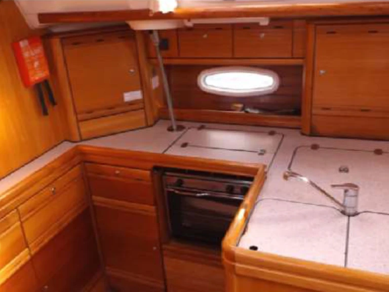 Pronájem lodi Kalkara lákavé ceny Bavaria 50 Cruiser (5 cab.)