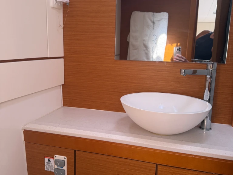 Pronajmout si Jeanneau Jeanneau 54 v Denia