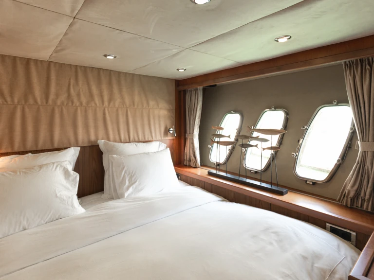 Pronajmout Jachta se skipperem či ne Sunseeker v Ao Po