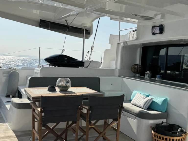 Pronájem lodi Lagoon Lagoon 46 v Alimos na Samboatu