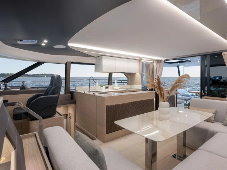 Pronájem Motorová loď Prestige s licencí