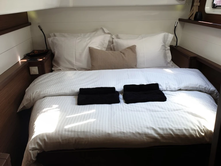 Lagoon Lagoon 450 F jednotlivci a charterové společnosti v Vlychada