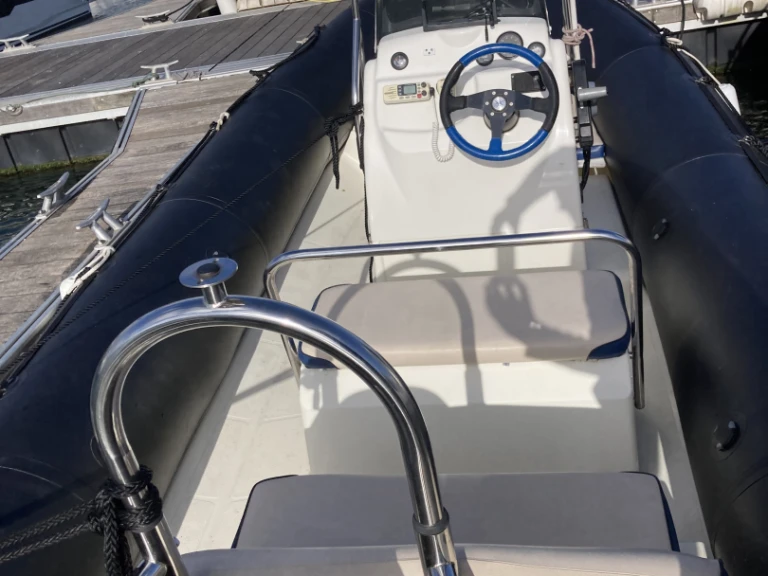 Pronajmout Polotuhá loď se skipperem či ne Bombard v Larmor-Plage