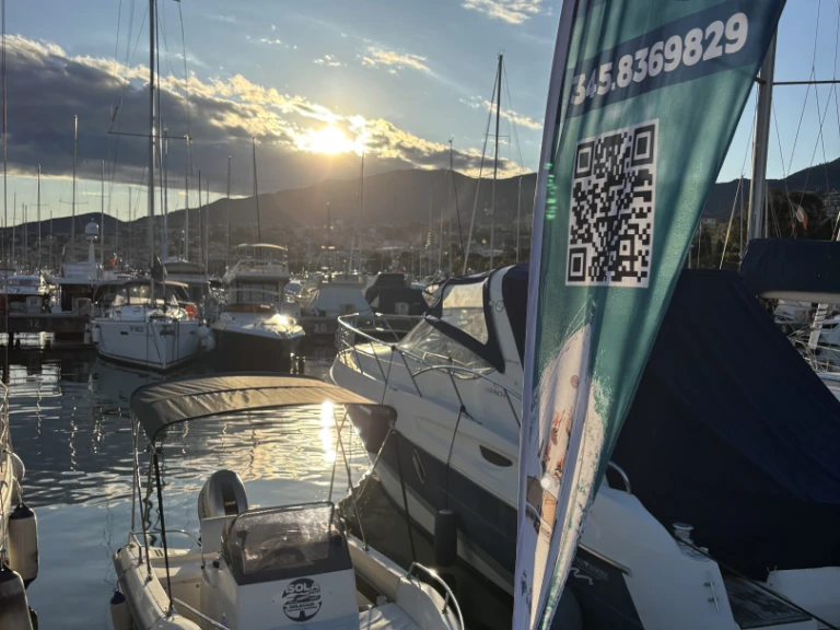 Pronajmout Motorová loď se skipperem či ne Molinari v Sanremo