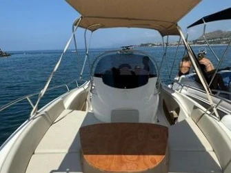 Pronajmout si Romar Bermuda 690 v Porto di Salerno