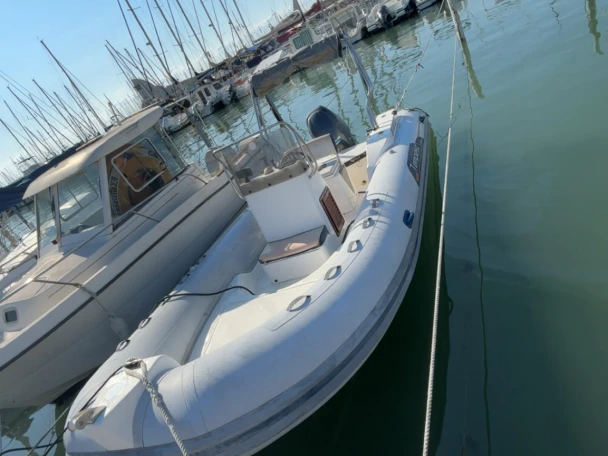 Pronájem lodi Capelli Tempest 626 v Port-Camargue na Samboatu