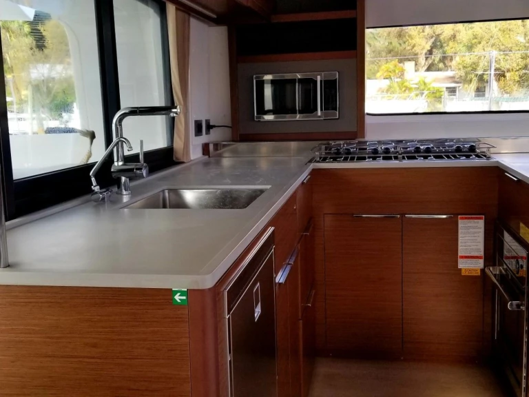 Lagoon Lagoon 46 jednotlivci a charterové společnosti v Pointe-à-Pitre