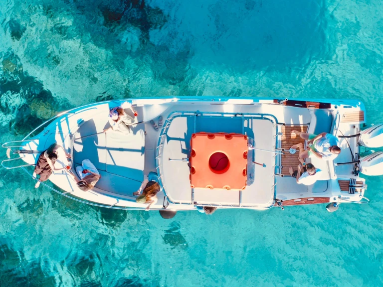 Costa Viola Cerion27.7 jednotlivci a charterové společnosti v Il-Mellieħa