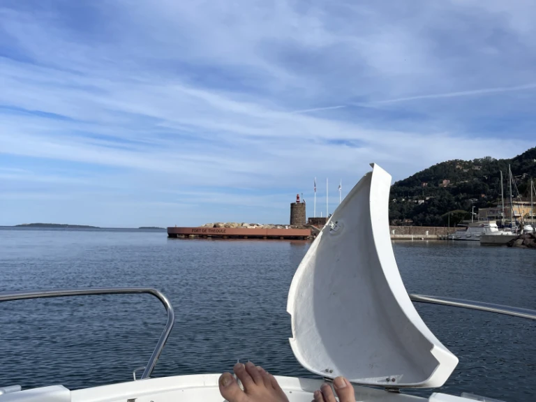 Pronájem Motorová loď v Mandelieu-la-Napoule -Bénéteau Ombrine 630