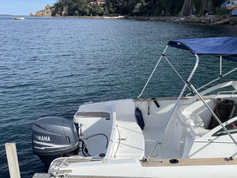 Pronájem Motorová loď v Mandelieu-la-Napoule -Bénéteau Ombrine 630