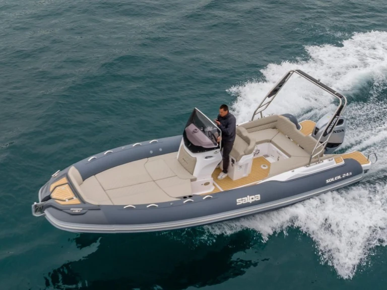 Pronájem lodi Salpa Soleil 24.5 v Trogir na Samboatu