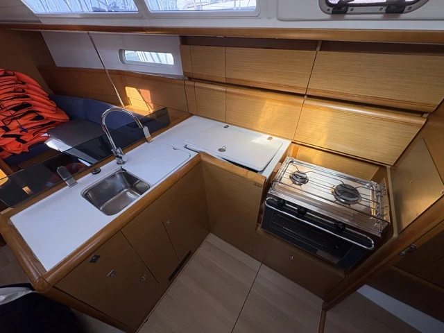 Pronájem jachty v Sukošan -Jeanneau Sun odyssey 379 performance na Samboatu
