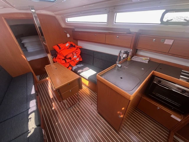 Pronajmout si Bavaria Cruiser 33 v Sukošan