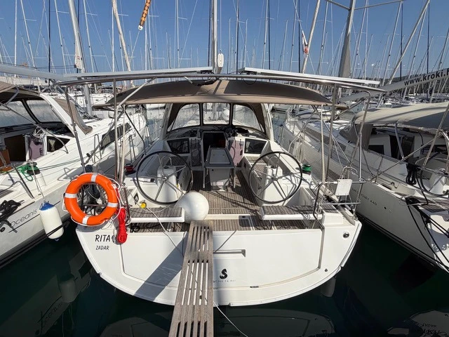 Bénéteau Oceanis 41.1 jednotlivci a charterové společnosti v Sukošan