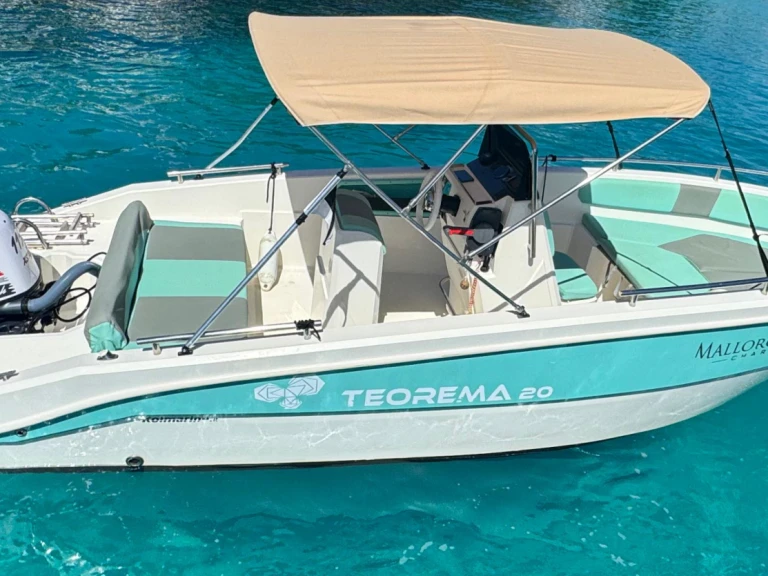 Teorema Teorema 20 jednotlivci a charterové společnosti v Cala d'Or