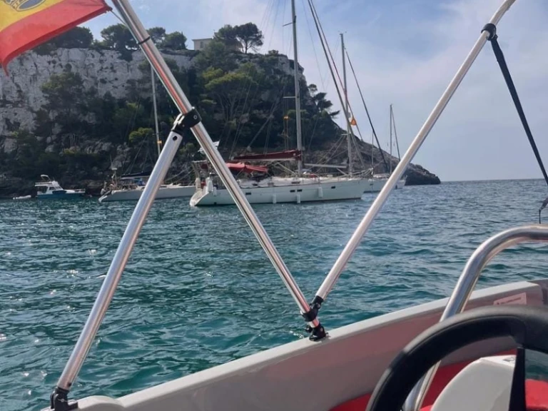 Pronájem lodi Cala Galdana lákavé ceny 135 D